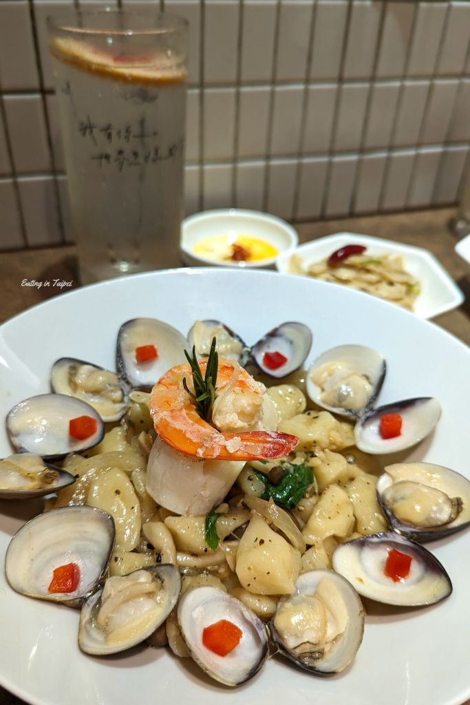 Bon Meingerda clam meingerda with rice wine