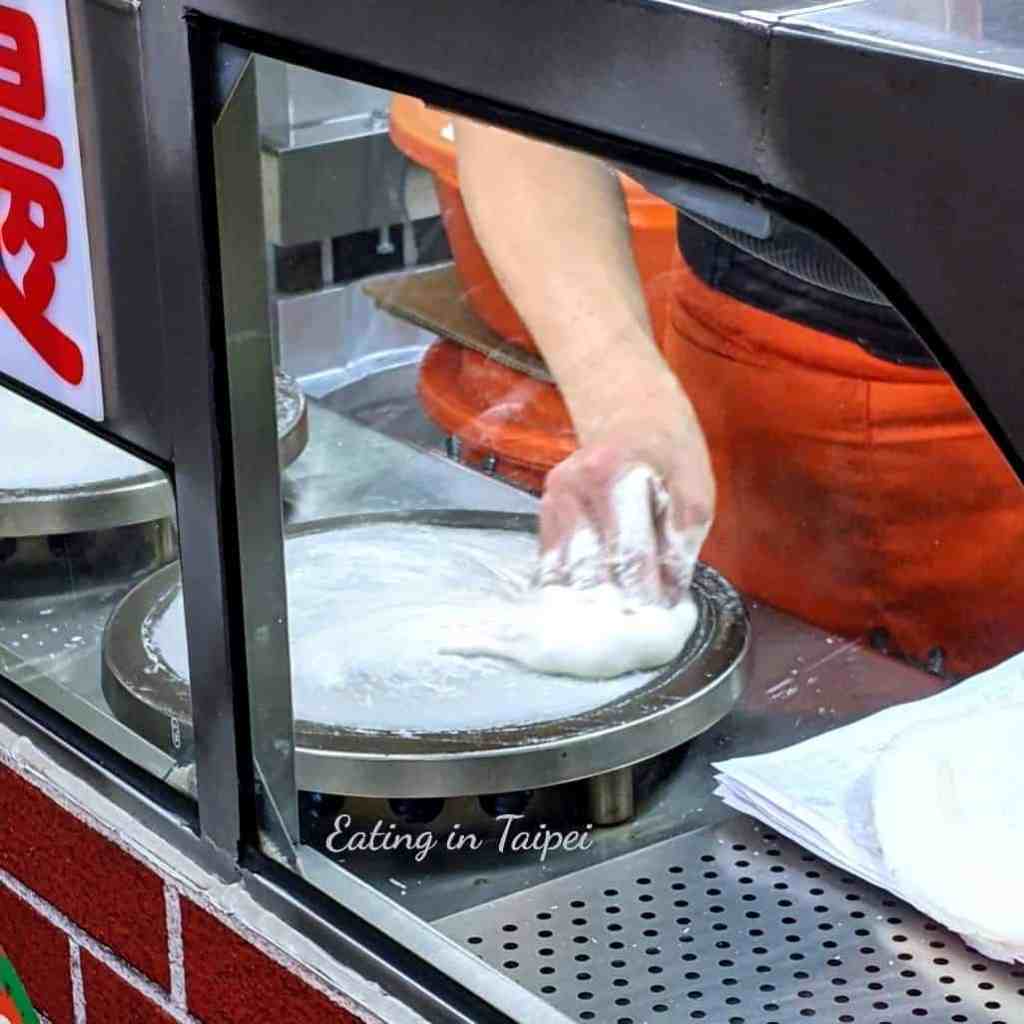 making taiwanese spring roll