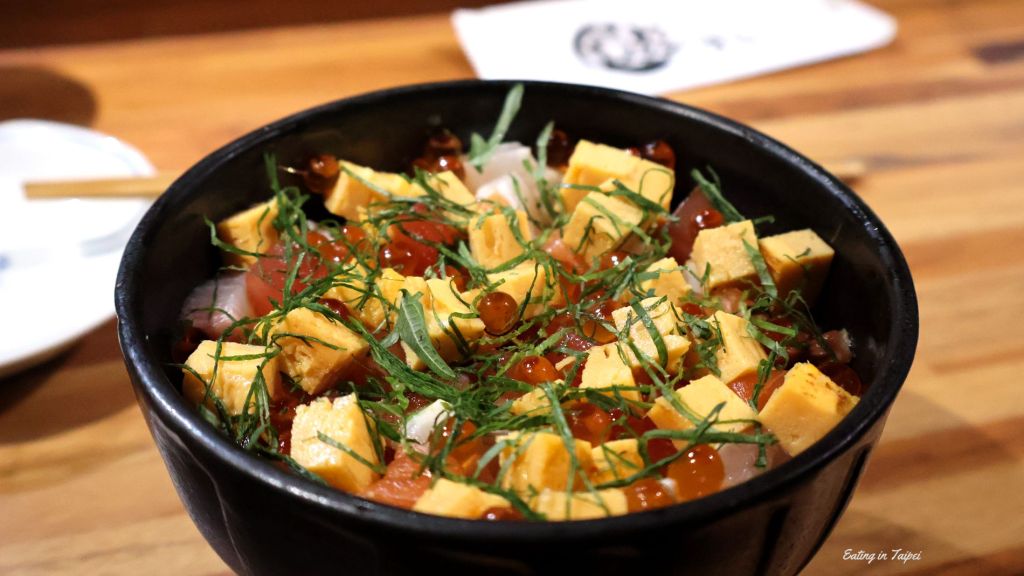 Yo sushi chirashi sushi